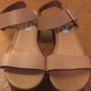 Platform sandals